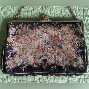 1940’s EUC VINTAGE FLORAL PETIT POINT WRISTLET HANDBAG W/ BLACK BACKGROUND